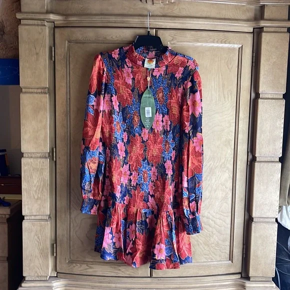 โโ SOLDโโFarm Rio ๐ด๐ฅNavy Garden Smocked Mini dress - Picture 2 of 12